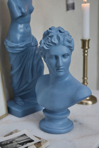 Statia bust H30.5 cm. blue