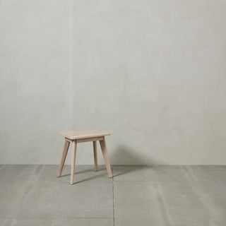 Ellie stool 45x30 cm. White wash Oak